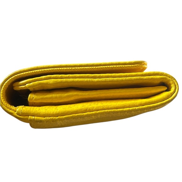 Michael Kors Citrus Wallet - Picture 5 of 11